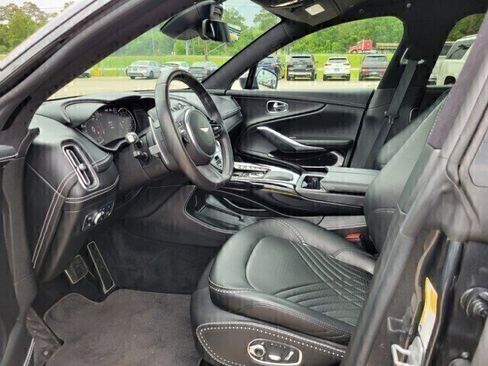 Used 2021 Aston Martin DBX image 25