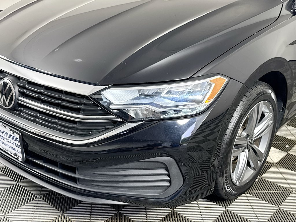 Used 2024 Volkswagen Jetta SE FWD image 7
