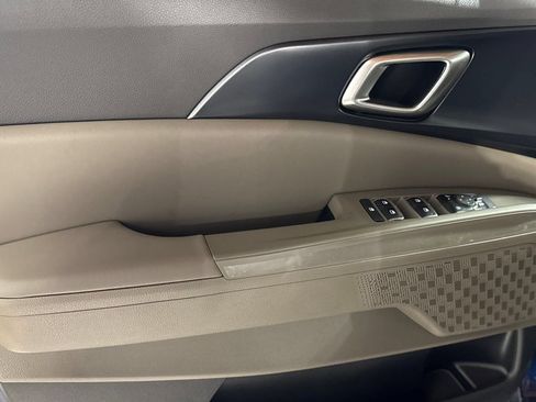 New 2026 Kia Carnival FWD image 25