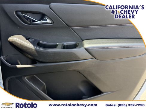 Used 2022 Chevrolet Traverse RS w/ LPO, Cargo Package FWD image 11
