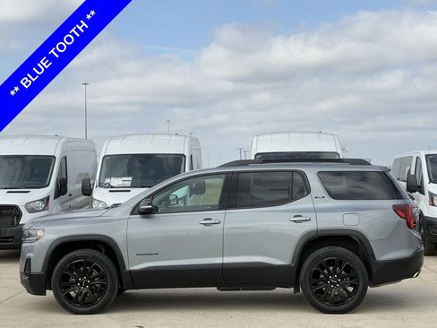 Used 2023 GMC Acadia SLE w/ Driver Convenience Package image 3