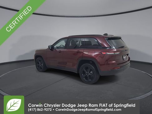 Used 2023 Jeep Grand Cherokee Limited w/ Black Appearance Package AWD/4WD image 10