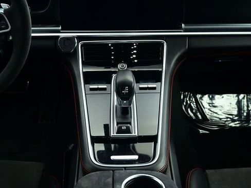 Used 2019 Porsche Panamera GTS image 36