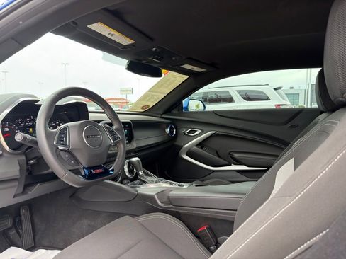 Used 2018 Chevrolet Camaro SS RWD image 40