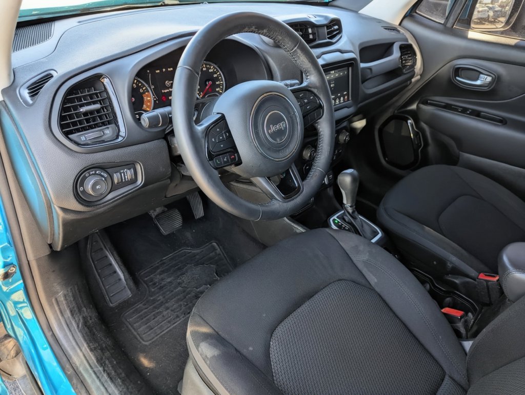 Used 2020 Jeep Renegade Altitude FWD image 14