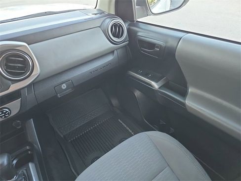 Used 2018 Toyota Tacoma SR5 image 15