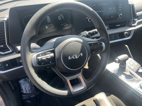 Used 2025 Kia Sportage LX FWD image 28
