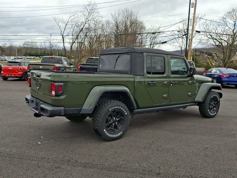 Used 2022 Jeep Gladiator Sport image 7