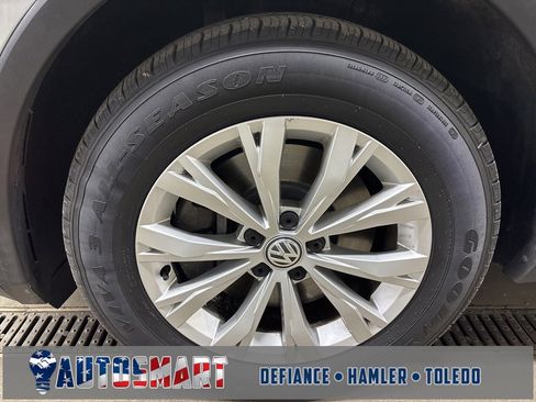 Used 2019 Volkswagen Tiguan S image 10