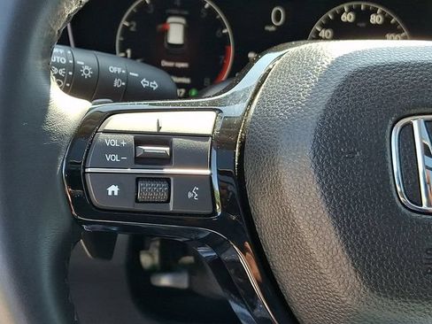 Certified 2023 Honda Pilot Touring image 23