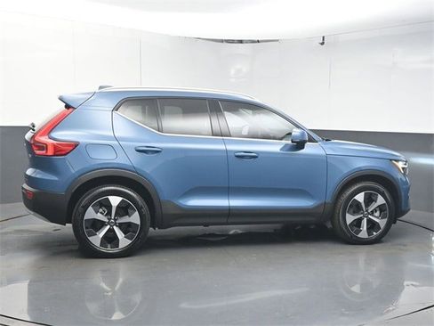 Certified 2024 Volvo XC40 B5 Plus w/ Protection Package Premier image 9