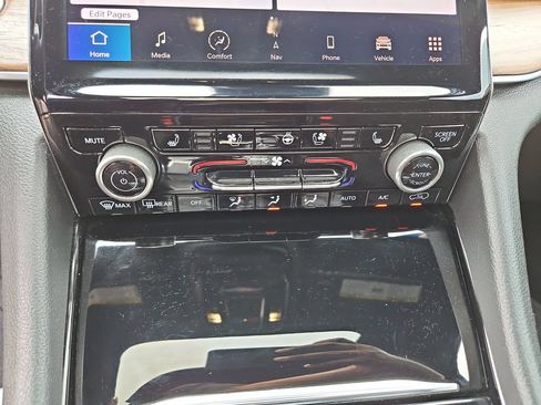 Used 2022 Jeep Grand Cherokee Summit w/ Luxury Tech Group V AWD/4WD image 19