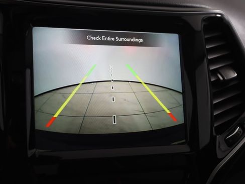 Used 2019 Jeep Cherokee Limited w/ Trailer Tow Group AWD/4WD image 11