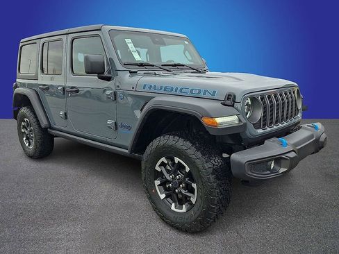 Used 2025 Jeep Wrangler Unlimited Rubicon 4xe AWD/4WD image 3