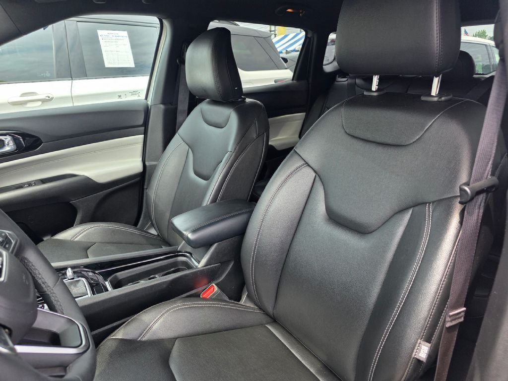 Used 2025 Jeep Compass Limited AWD/4WD image 22