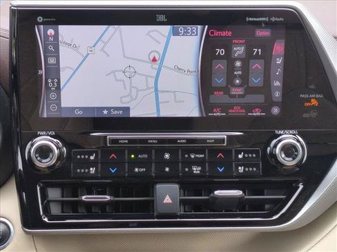 Used 2020 Toyota Highlander Platinum FWD image 13