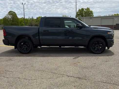 Used 2025 RAM 1500 Big Horn AWD/4WD image 4