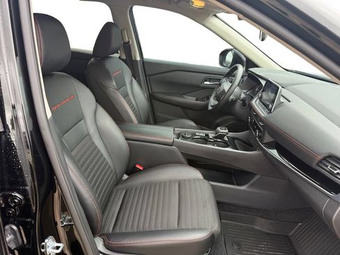 Used 2025 Nissan Rogue SV AWD/4WD image 16