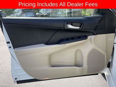 Used 2014 Toyota Camry LE w/ Moonroof Package FWD image 17