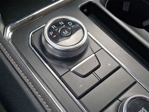 Used 2022 Ford Expedition Max XLT w/ Livery Package image 18