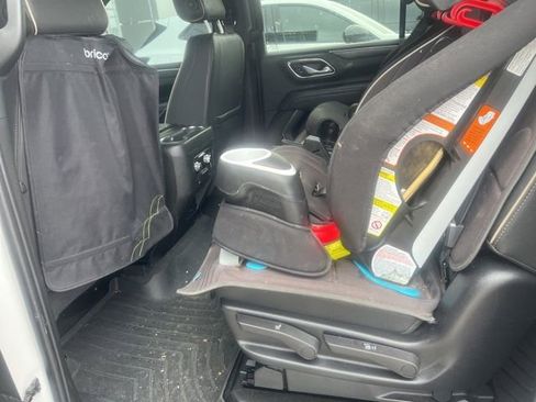 Used 2023 GMC Yukon XL SLT image 6