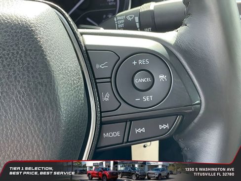 Used 2019 Toyota Camry SE FWD image 21