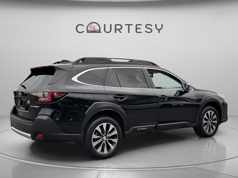 Used 2025 Subaru Outback Limited w/ Popular Package #2 image 5
