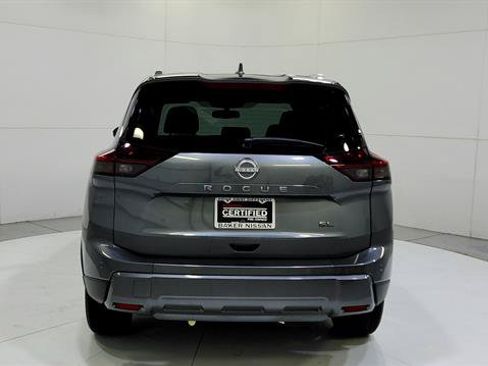 Certified 2026 Nissan Rogue SL FWD image 7