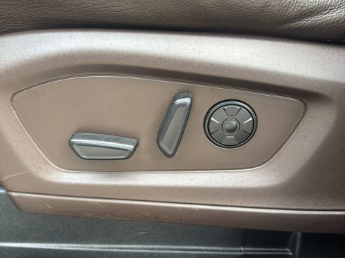 Used 2022 Ford Explorer King Ranch w/ Premium Technology Package image 14