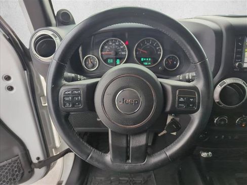 Used 2014 Jeep Wrangler Unlimited Sahara w/ Connectivity Group image 12