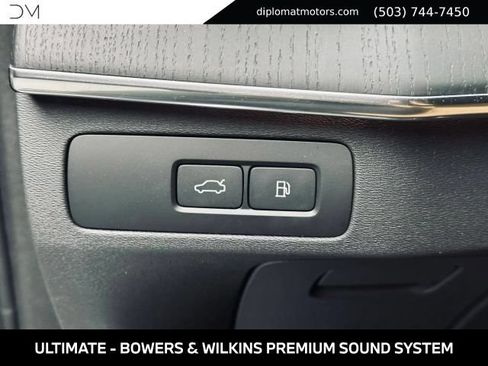 Used 2024 Volvo XC90 T8 Ultimate AWD/4WD image 35