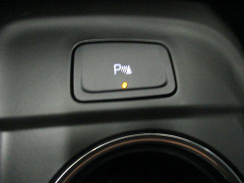 Used 2023 Chevrolet Equinox LT image 25