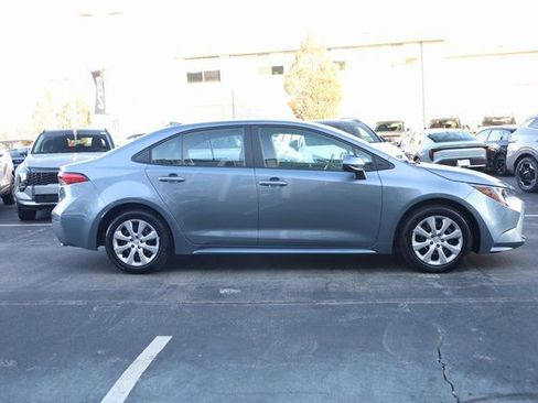 Used 2025 Toyota Corolla LE image 4