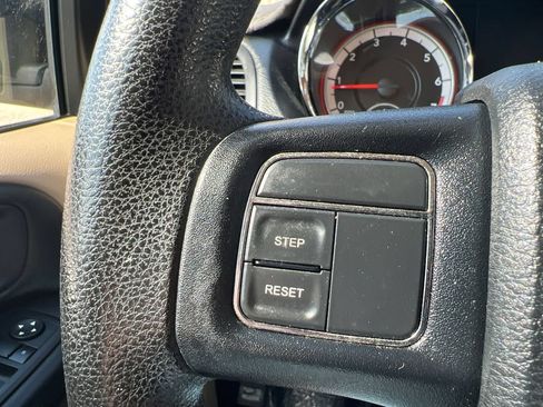 Used 2013 Dodge Grand Caravan American Value Package FWD image 20