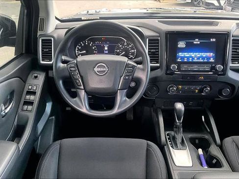 Certified 2022 Nissan Frontier SV w/ Technology Package image 5