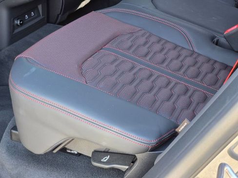 Used 2025 Audi RS Q8 performance image 31