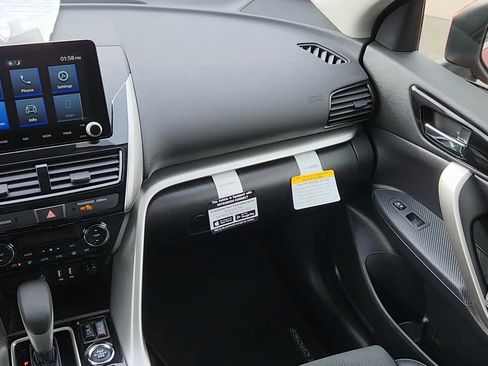 Used 2024 Mitsubishi Eclipse Cross SE image 6