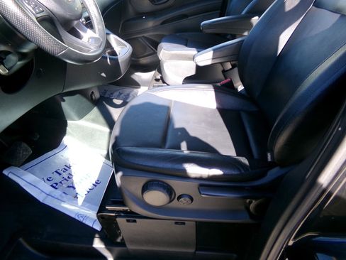 Used 2018 Mercedes-Benz Metris Passenger image 18