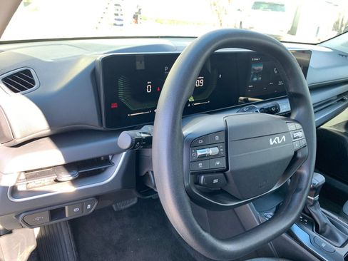 Used 2025 Kia K4 FWD image 34