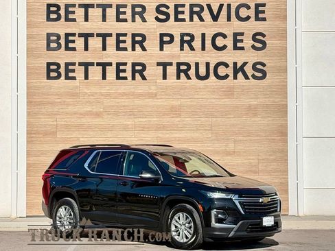 Used 2022 Chevrolet Traverse LT AWD/4WD image 1
