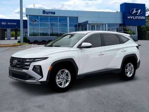 Used 2026 Hyundai Tucson SE FWD image 2