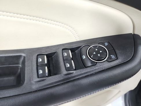 Used 2021 Ford Edge Titanium FWD image 34