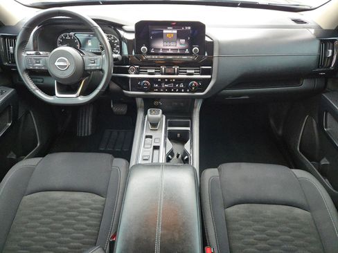 Used 2023 Nissan Pathfinder SV image 15