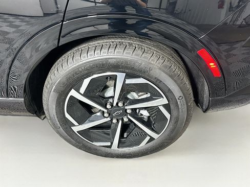 Used 2025 Chevrolet Equinox EV LT image 11