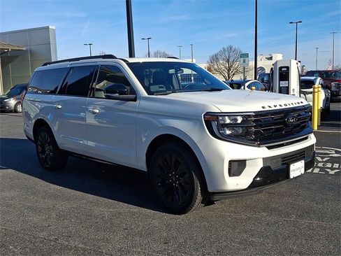 New 2025 Ford Expedition Max Platinum w/ Stealth Appearance Package image 2
