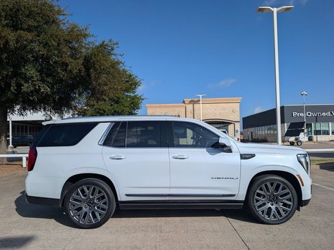 Used 2026 GMC Yukon Denali Ultimate AWD/4WD image 3