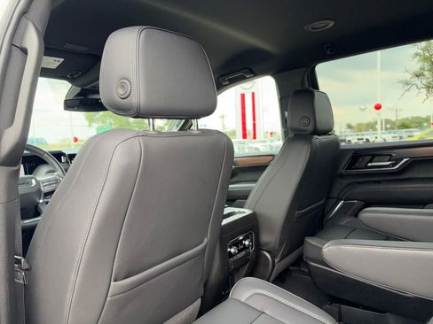 Used 2025 GMC Yukon Denali AWD/4WD image 27