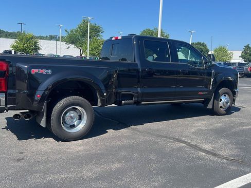 Used 2024 Ford F350 Lariat w/ Lariat Ultimate Package AWD/4WD image 7