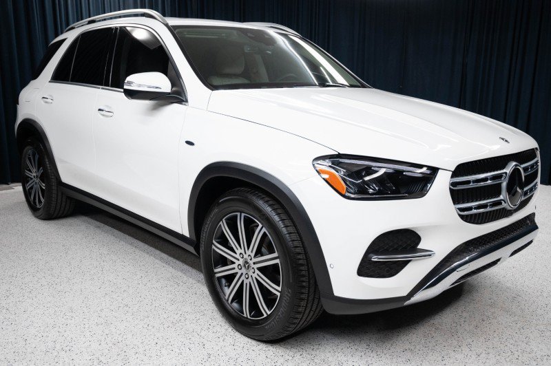 Certified 2025 Mercedes-Benz GLE 450e 4MATIC image 3