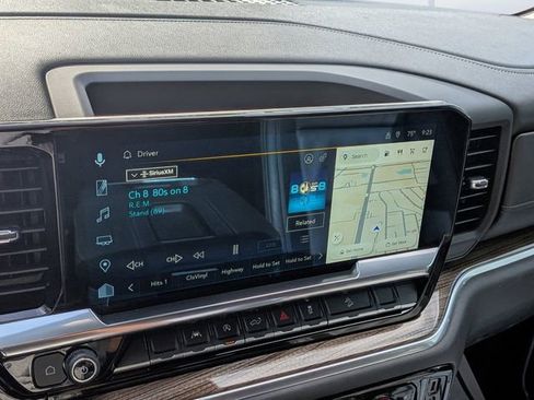 Used 2022 Chevrolet Silverado 1500 LT w/ Z71 Off-Road Package image 19